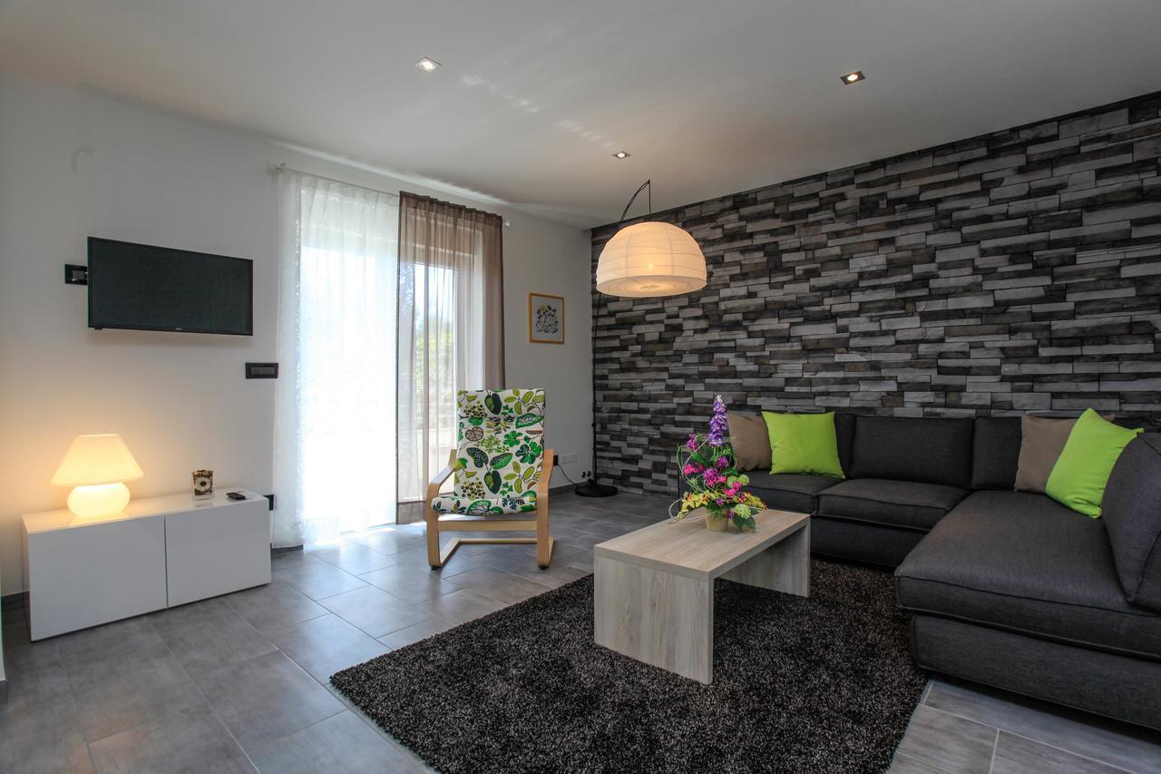 Apartments Fiora プレマントゥーラ エクステリア 写真